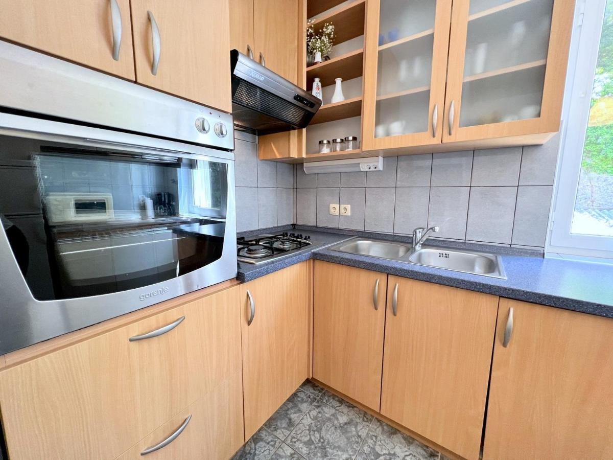 Rab City Apartment Greeny Rab Town Extérieur photo