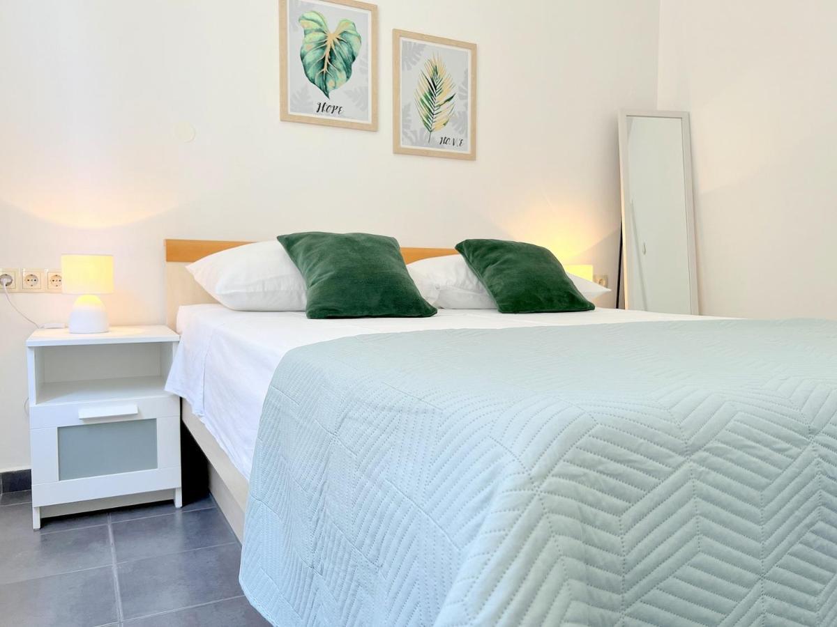 Rab City Apartment Greeny Rab Town Extérieur photo