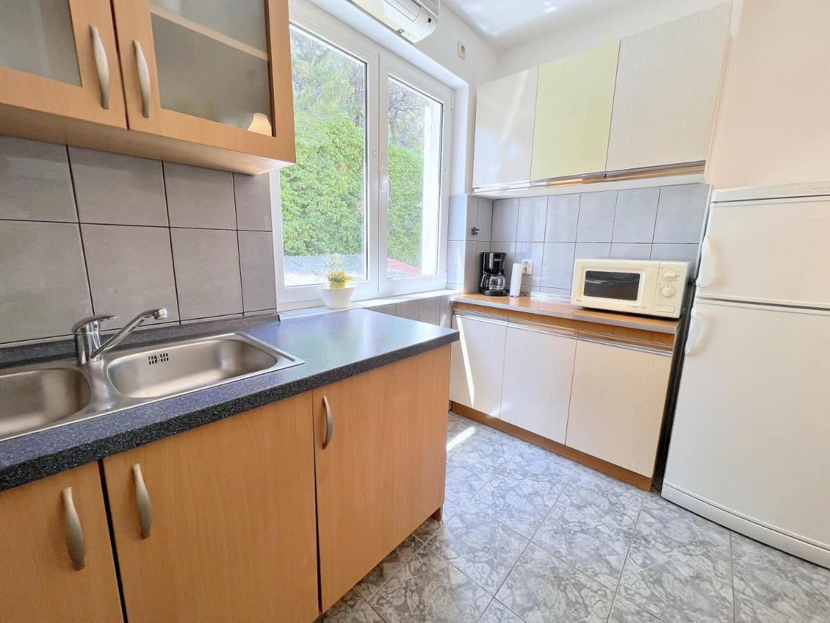 Rab City Apartment Greeny Rab Town Extérieur photo