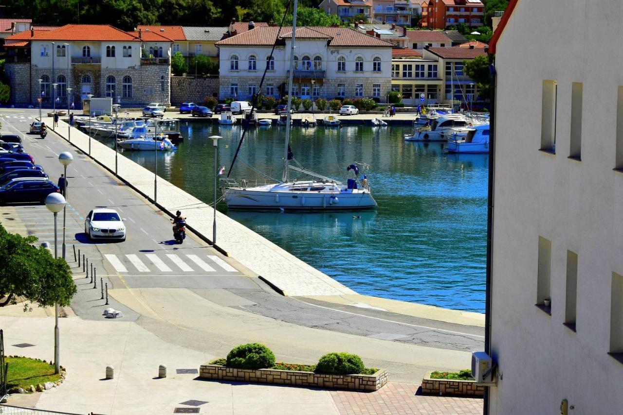 Rab City Apartment Greeny Rab Town Extérieur photo