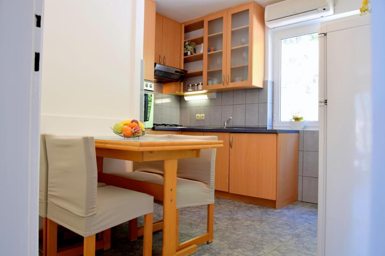 Rab City Apartment Greeny Rab Town Extérieur photo